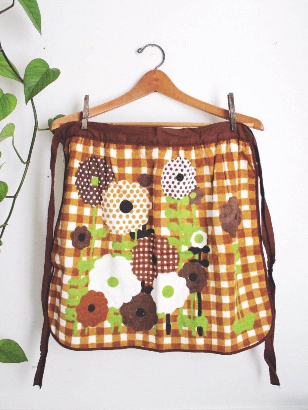 Vintage 1970s Brown Floral Checkered Kitchen Apron With Waist Ties